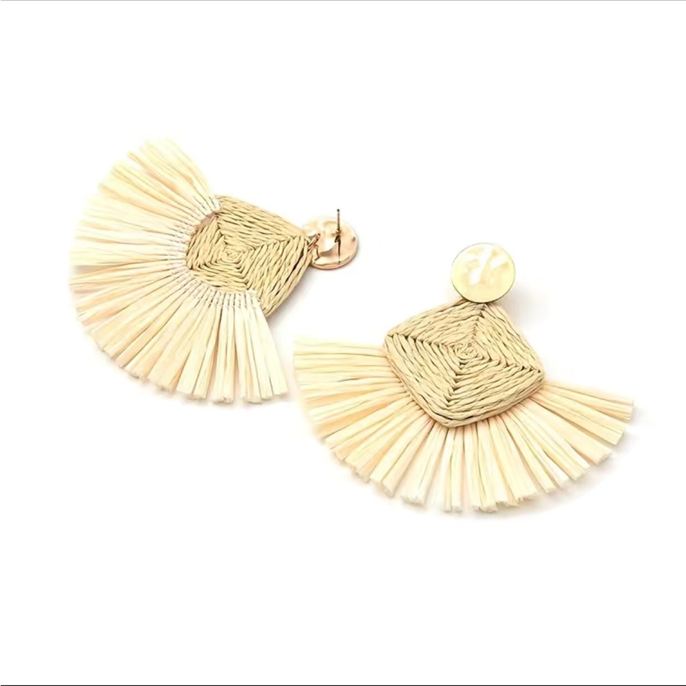Boho Fan Raffia Earrings - Picture 4 of 6